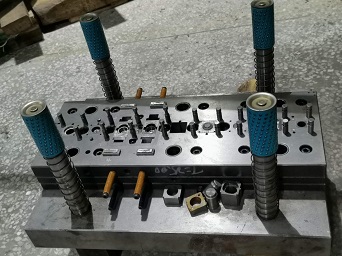 精密五金配件加工常用的沖模需要進(jìn)行什么樣的維護(hù)保養(yǎng)？